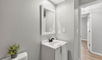 215 25th Ave SW, Altoona, IA 50009