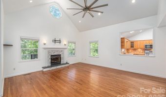 602 Hidden Springs Dr, Asheville, NC 28804