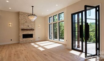 407 Melnick Ter, Asheville, NC 28803