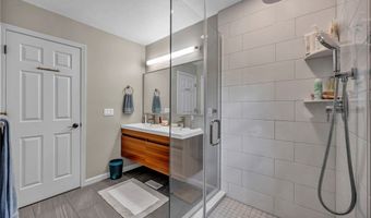 561 Willard Rd, Aurora, OH 44202