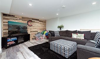 371 Glen Hill Dr, North Kingstown, RI 02874