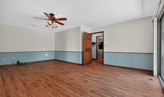 12757 Chamberlain Rd, Aurora, OH 44202