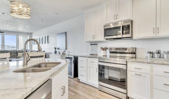 570 Linden Dr 104, Arnolds Park, IA 51331