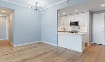 8 Whittier Pl 24E, Boston, MA 02114
