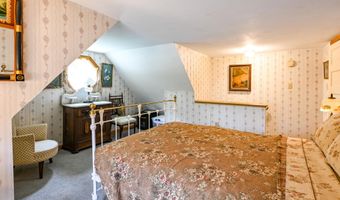 852 Pequawket Trl, Baldwin, ME 04091