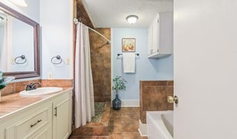 304 Presbytere Pkwy, Lafayette, LA 70503