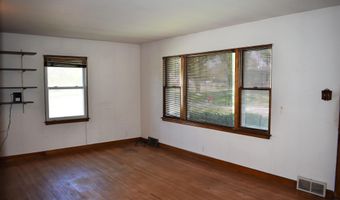 916 3Rd Ave, Ackley, IA 50601