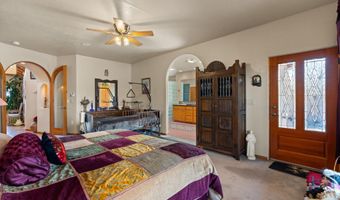 650 Barnett Dr, Bosque Farms, NM 87068