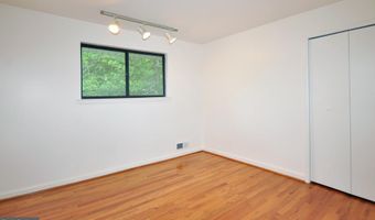 7024 RICHARD Dr, Bethesda, MD 20817