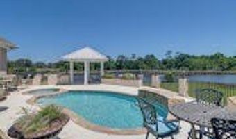 2001 Claudette Ct, Biloxi, MS 39531