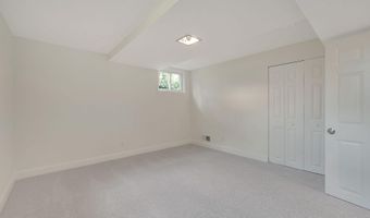 7705 ROYSTON St, Annandale, VA 22003