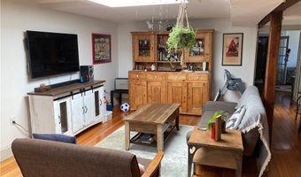 30 Bradford St, Bristol, RI 02809