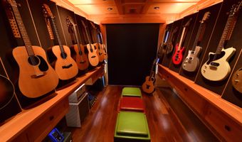 99 Granite St, Ashland, OR 97520