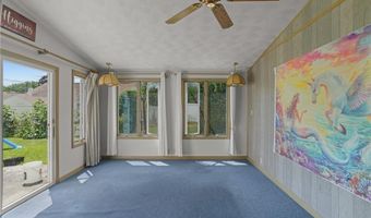 56 Brookfield Dr, Cranston, RI 02920