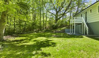 27 Winchester Dr, Shelton, CT 06484