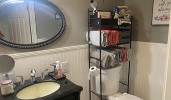 407 W Main St, Blue Mountain, MS 38610