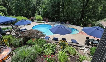 103 Glenbrook Dr, Cheshire, CT 06410