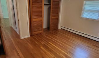 72 Blueberry Dr, East Greenwich, RI 02818