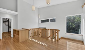 4061 Thornoaks Dr, Ann Arbor, MI 48104