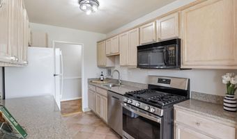 6641 WAKEFIELD Dr 703, Alexandria, VA 22307