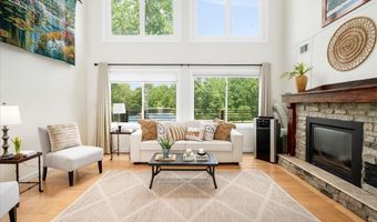 98 Woodview Hts, Bradford, NH 03221
