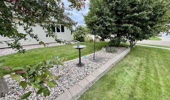 1726 Arthurs Ct, Aberdeen, SD 57401