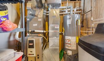 11 Linda Ln, Aberdeen, SD 57401