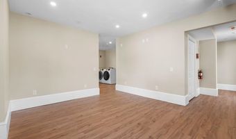 6 Windsor St, Andover, MA 01810