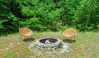 633 Beauty Hill Rd, Barnstead, NH 03218