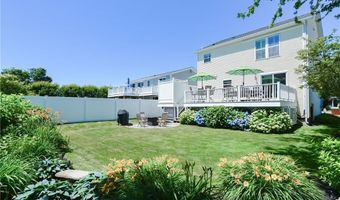 21 OAK Ave, Narragansett, RI 02882