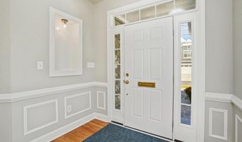 5604 HOOVER St, Bethesda, MD 20817