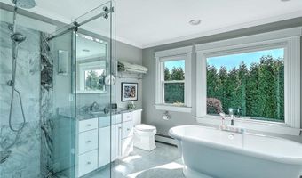 102 Cranberry Ter, Cranston, RI 02921