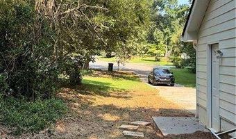 6211 Emerald Springs Dr SE, Acworth, GA 30102