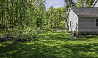 16 Stagecoach Rd, Barrington, NH 03825