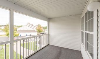 2800 S Knightsbridge Cir, Ann Arbor, MI 48105