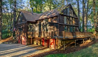 4 Lantern Ln, Bedford, MA 01730