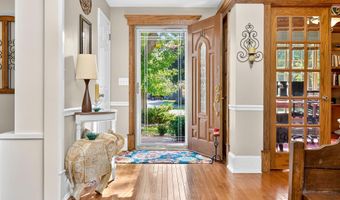 9 MEADOWBROOK Ln, Appleton, WI 54914