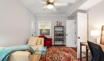 2317 S QUEEN St, Arlington, VA 22202