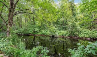 5 Bond St, Brookline, NH 03033