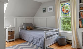 259 Middle Rd, Falmouth, ME 04105