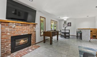 2236 E Roanoke Dr, Boise, ID 83712