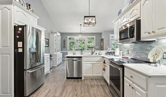10 Devaca Cir, Hot Springs Village, AR 71909