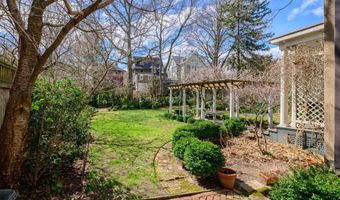 216 Edwards St, New Haven, CT 06511