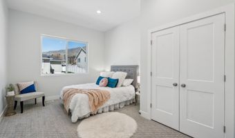 735 E 850 S, Centerville, UT 84014