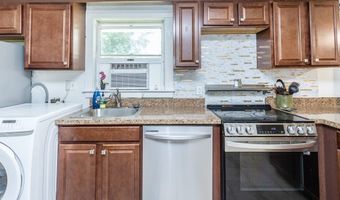 8 Andover Rd, Beverly, MA 01915