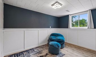 880 Whitney Dr, Apple Valley, MN 55124