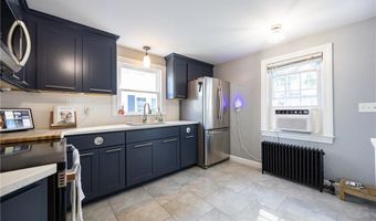 33 Providence Ave, East Providence, RI 02915