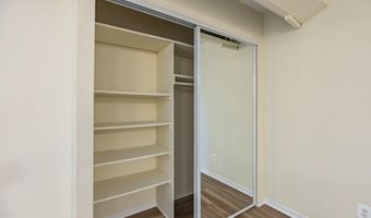 75 S REYNOLDS St 318, Alexandria, VA 22304