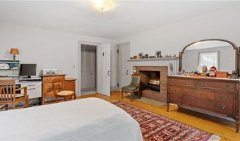 12 Lampercock Ln, Lincoln, RI 02865