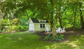 25 Spring St, Chester, CT 06412